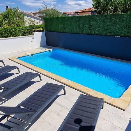 Villa Castanea - Kuca Za Odmor S Bazenom Kukci Esterno foto