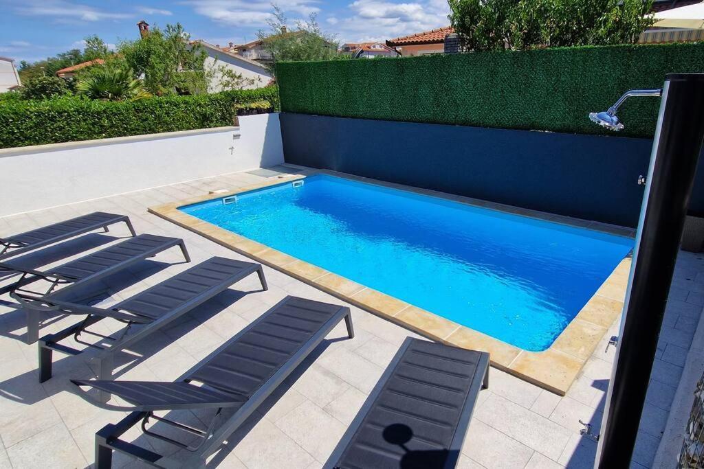 Villa Castanea - Kuca Za Odmor S Bazenom Kukci Esterno foto